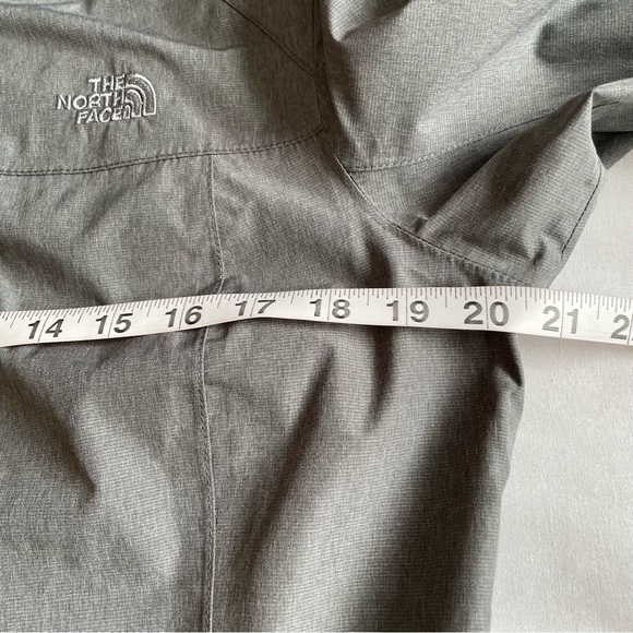 THE NORTH FACE DRYVENT LADIES RAIN/WINDBREAKER JACKET Grey Colour SizeMedium - Picture 14 of 16